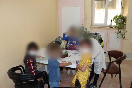 برگزاری ایستگاه نقاشی کودک جهت خانواده های تحت پوشش کمیته امداد امام خمینی (ره) به همت کانون بسیج جامعه پزشکی ماهشهر